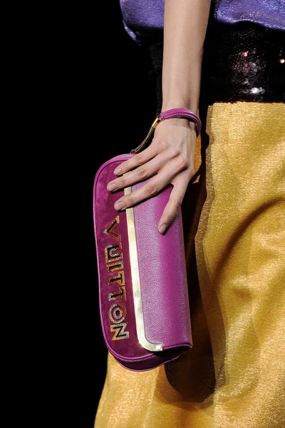 Look 32